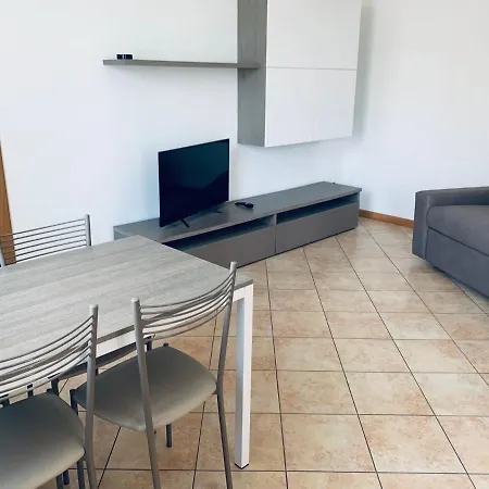 A Due Passi Dal Olimpia's House Apartment Como